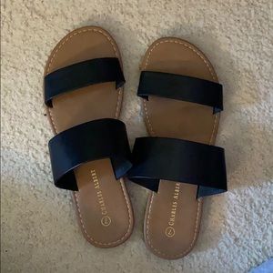 Flat sandals